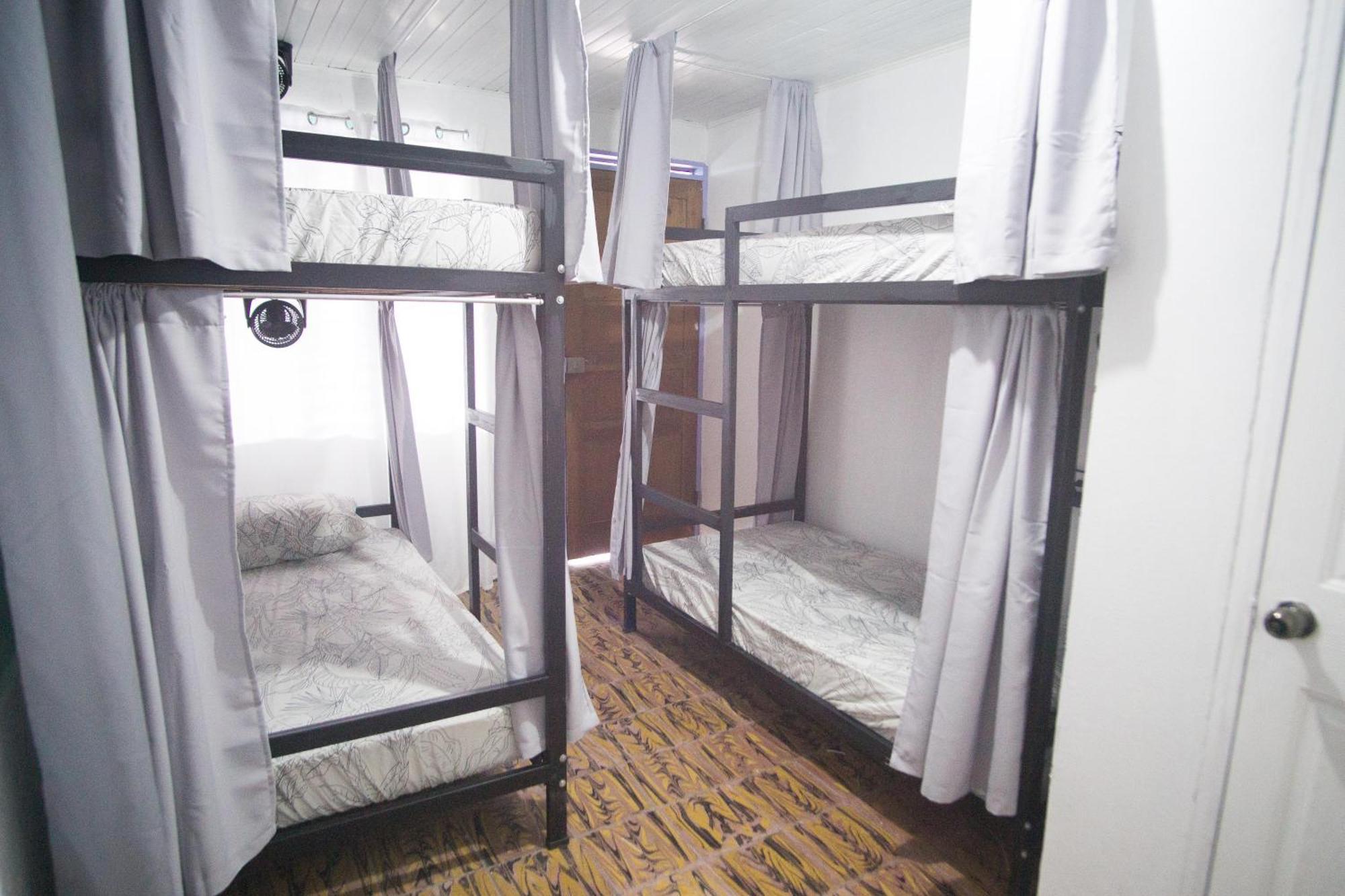 Pura Vibra Hostel La Fortuna Værelse billede