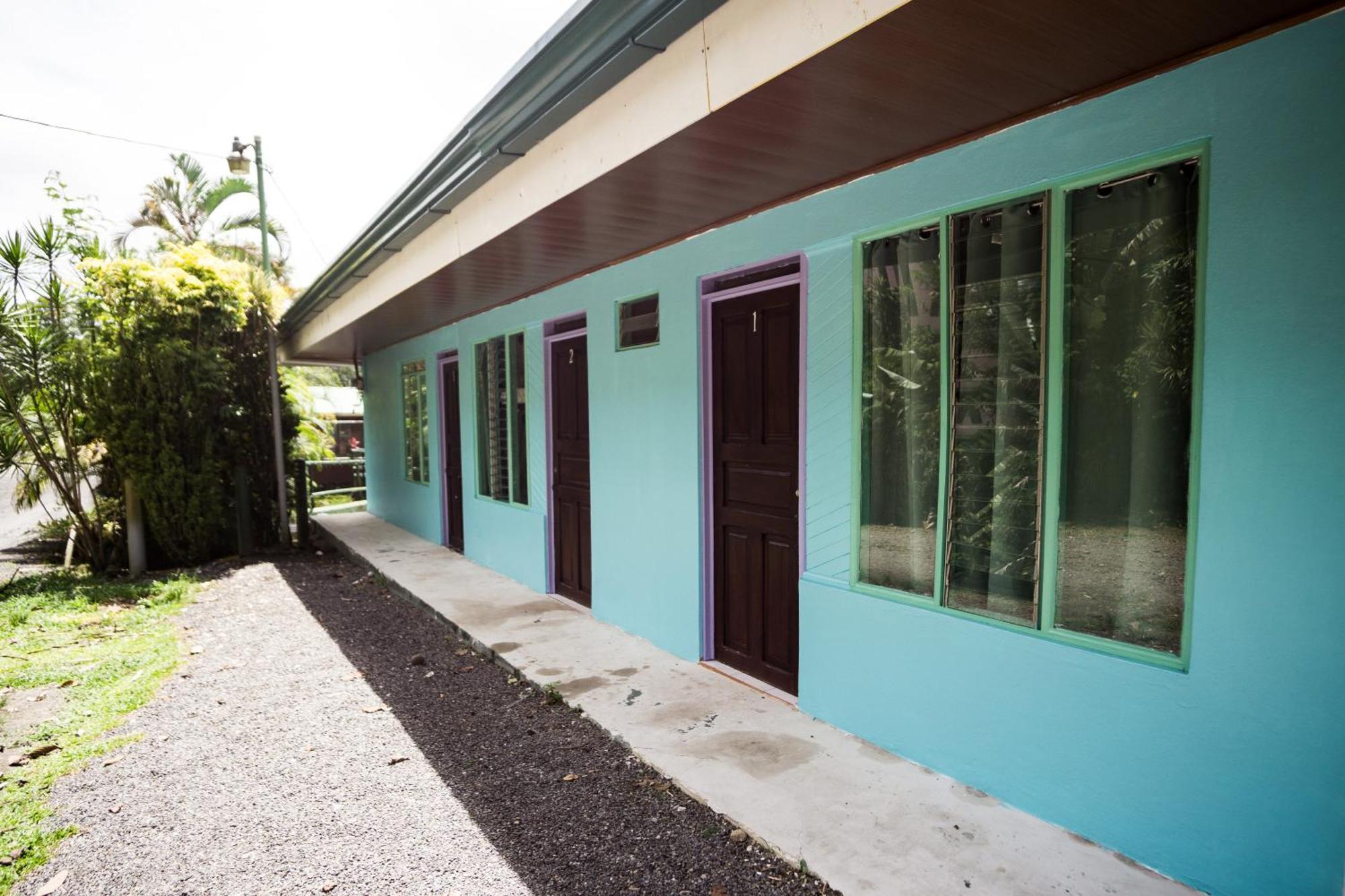 Pura Vibra Hostel La Fortuna Eksteriør billede