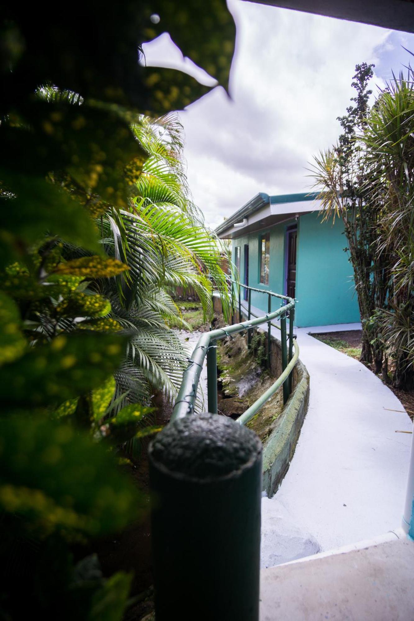 Pura Vibra Hostel La Fortuna Eksteriør billede