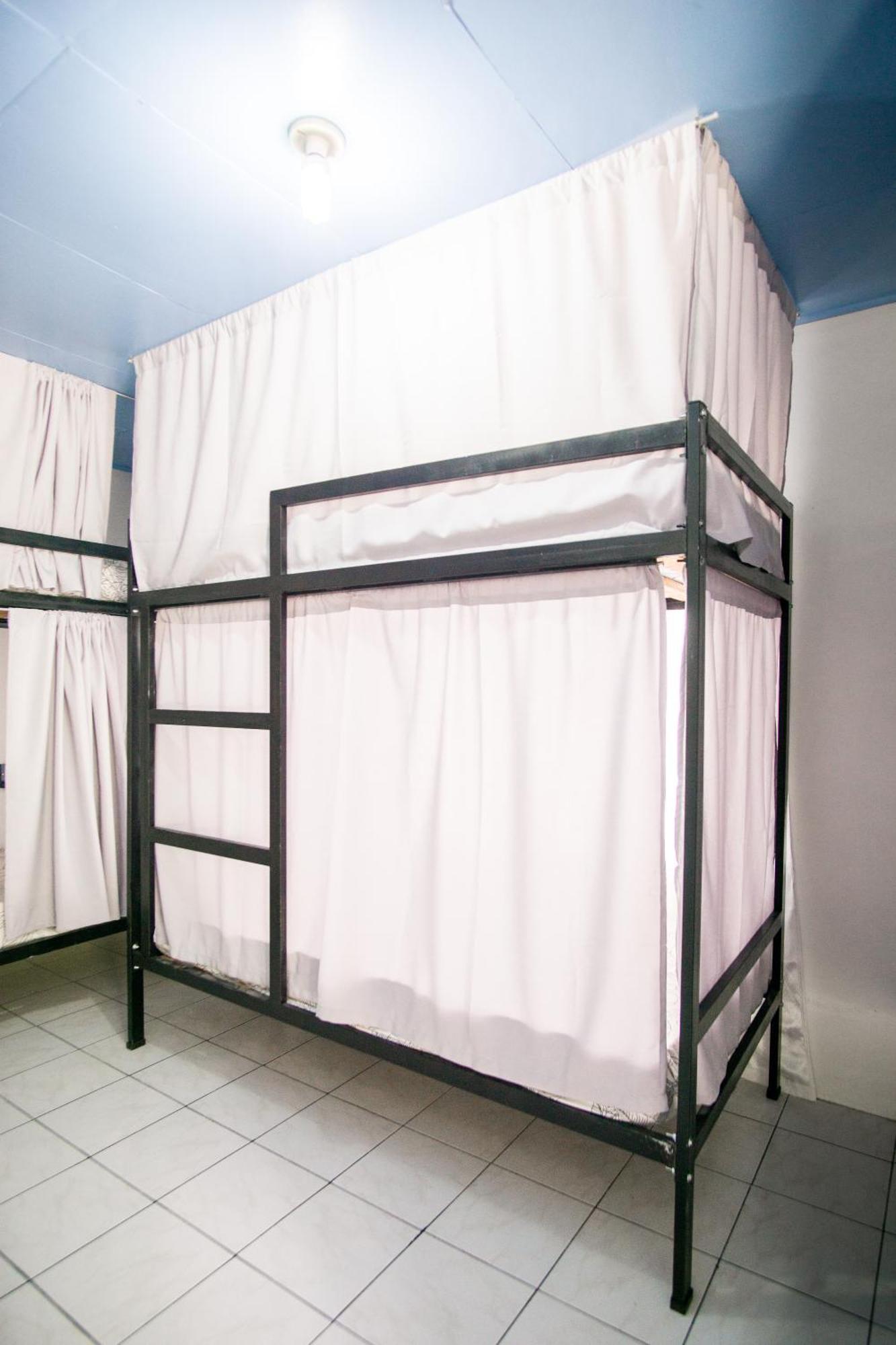 Pura Vibra Hostel La Fortuna Eksteriør billede